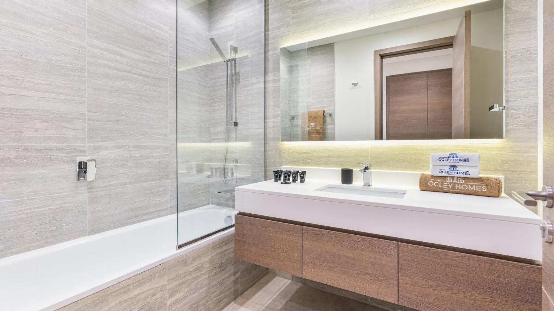 Premium Home With Full Sea View Dubai Apartment